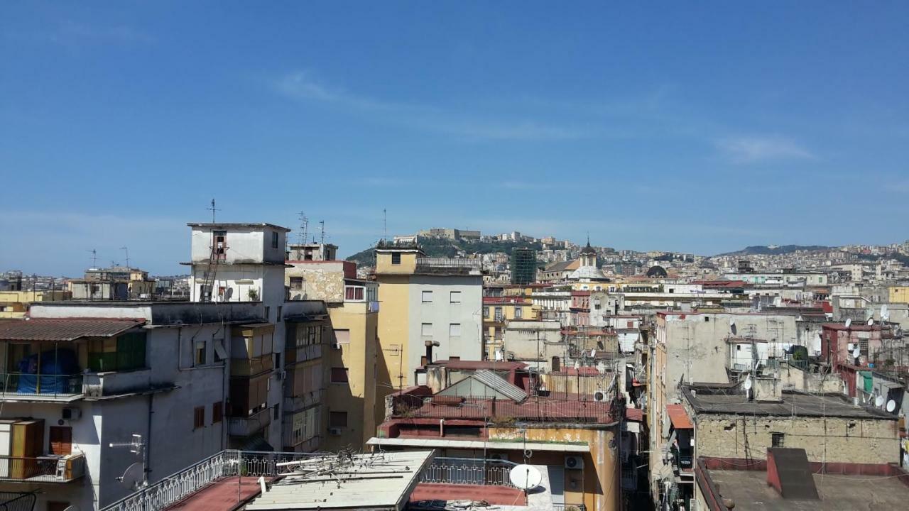 O' Paese E Masaniello * Naples